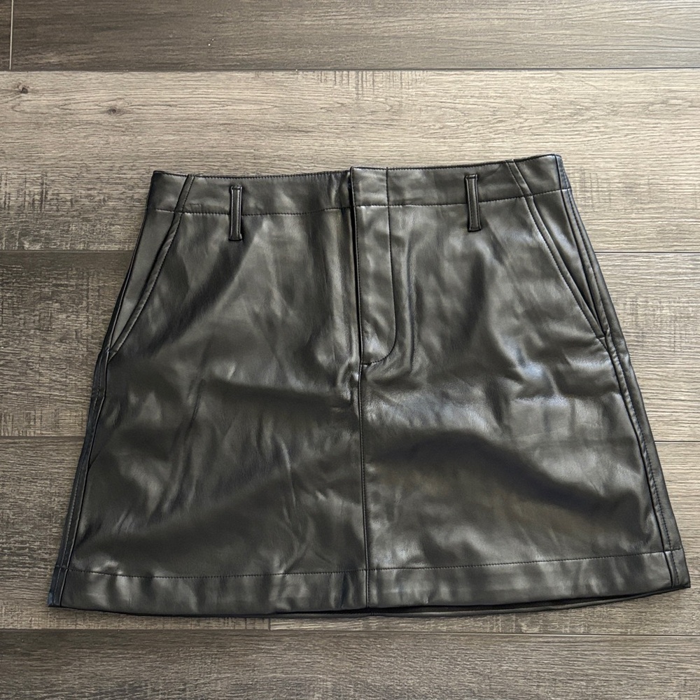 GAP Black Faux Leather Mini Skirt